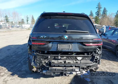 2024 BMW X7 xDrive40I z USA, uszkodzony, nr VIN 5UX23EM01R9V78400